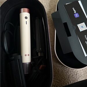 Dyson Hair Tool in Cream and Black